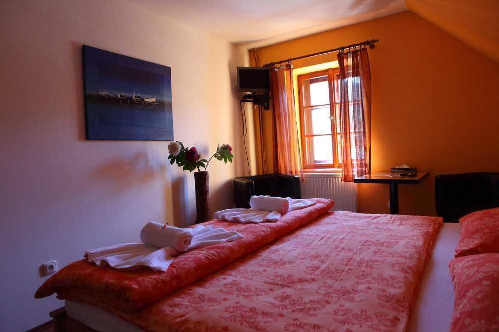 Hotel U Martina - Kocabka 罗兹伯克那瓦塔 外观 照片